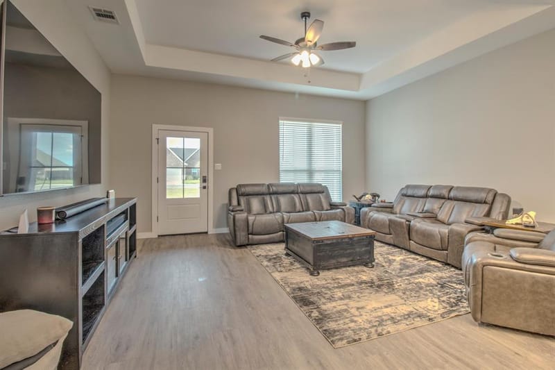 512 Austin Street, Callisburg TX 76240 - Photo 7