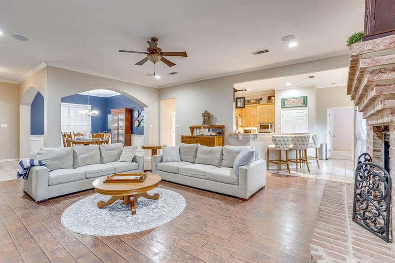 427 Shenandoah Drive, Burleson TX 76028 - Photo 17