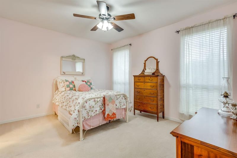 427 Shenandoah Drive, Burleson TX 76028 - Photo 28