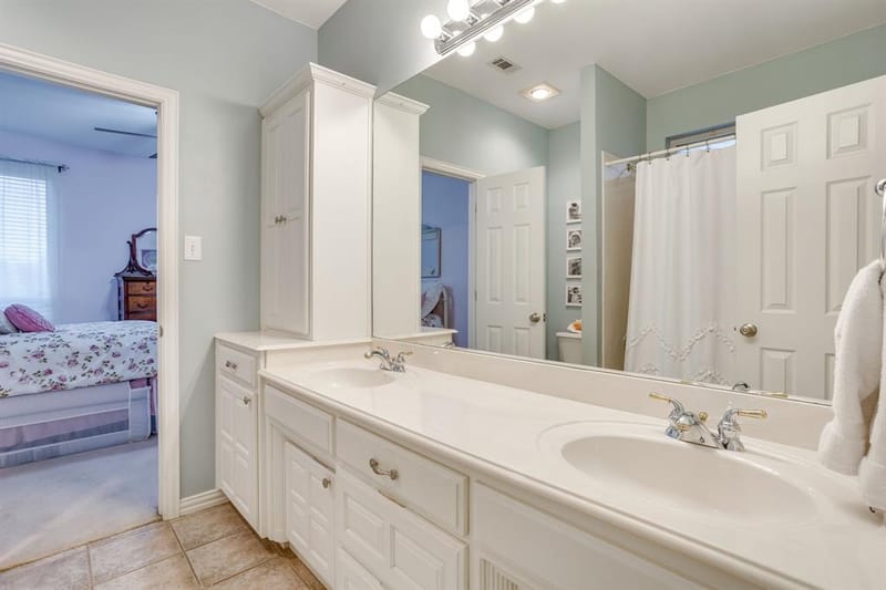 427 Shenandoah Drive, Burleson TX 76028 - Photo 35