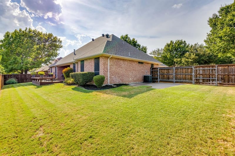427 Shenandoah Drive, Burleson TX 76028 - Photo 39
