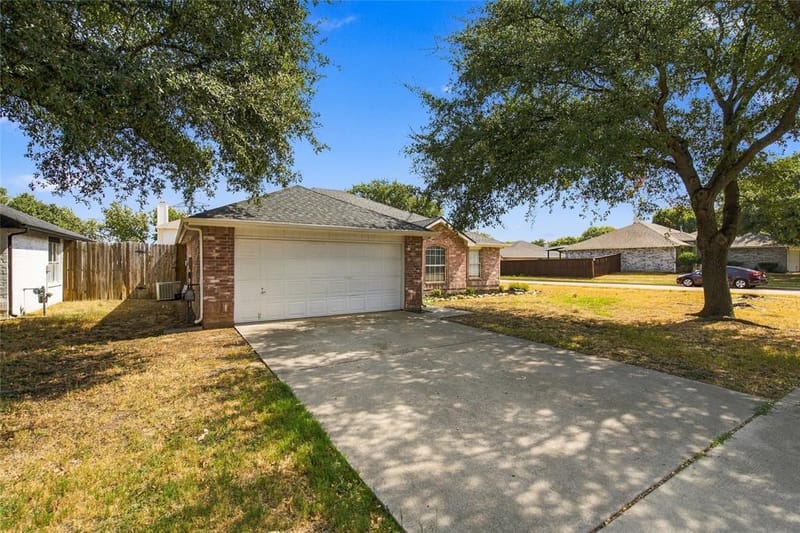 1024 Hiawatha Court, Saginaw TX 76131 - Photo 8