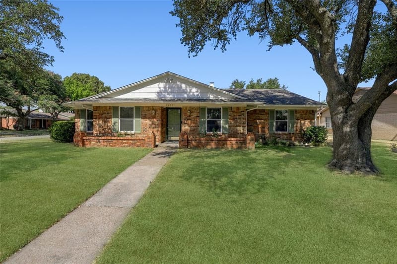 2433 Pinehurst Lane, Mesquite TX 75150