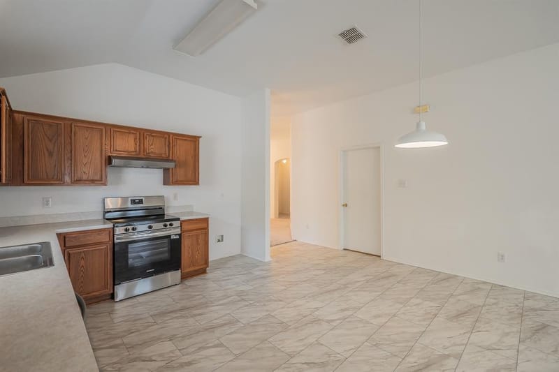 6833 Bluff View Drive, Watauga TX 76137 - Photo 10