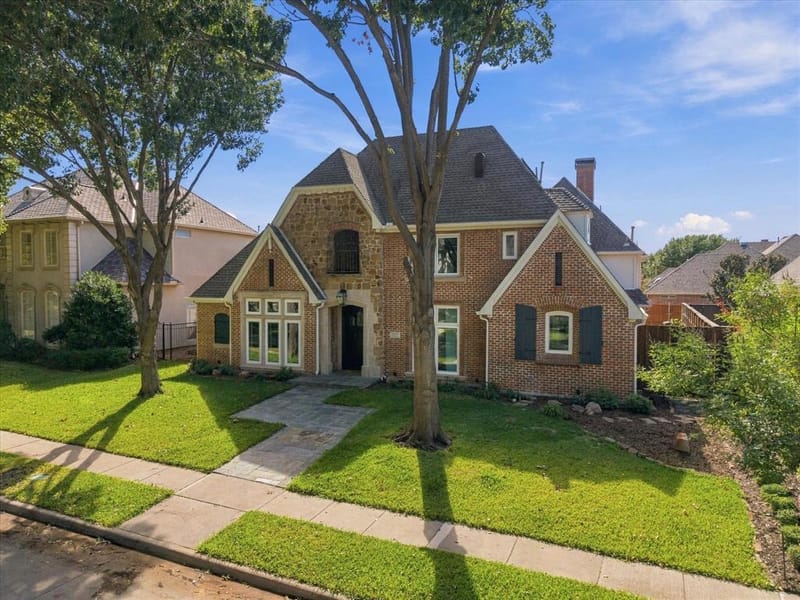 5024 Hummingbird Lane, Plano TX 75093 - Photo 2