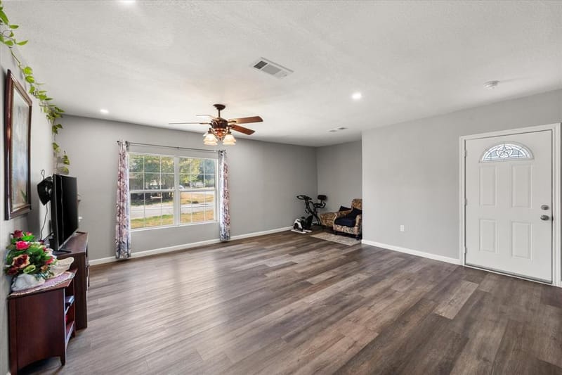 918 Martin Luther King Jr Boulevard, Corsicana TX 75110 - Photo 12