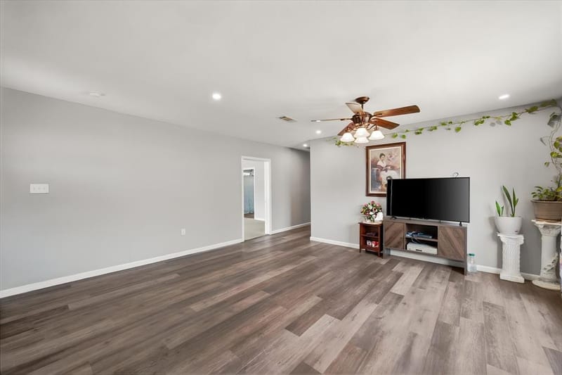 918 Martin Luther King Jr Boulevard, Corsicana TX 75110 - Photo 14