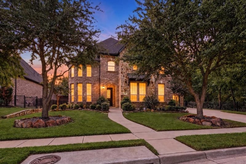 2901 Merryglen Lane, Flower Mound TX 75022 - Photo 4