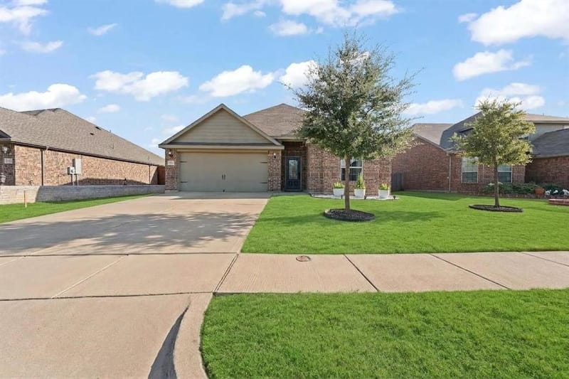 1529 Millennium Drive, Crowley TX 76036