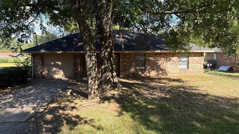 402 N Richardson Street, Grand Saline TX 75140