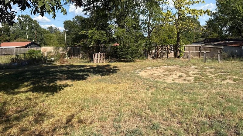 402 N Richardson Street, Grand Saline TX 75140 - Photo 14