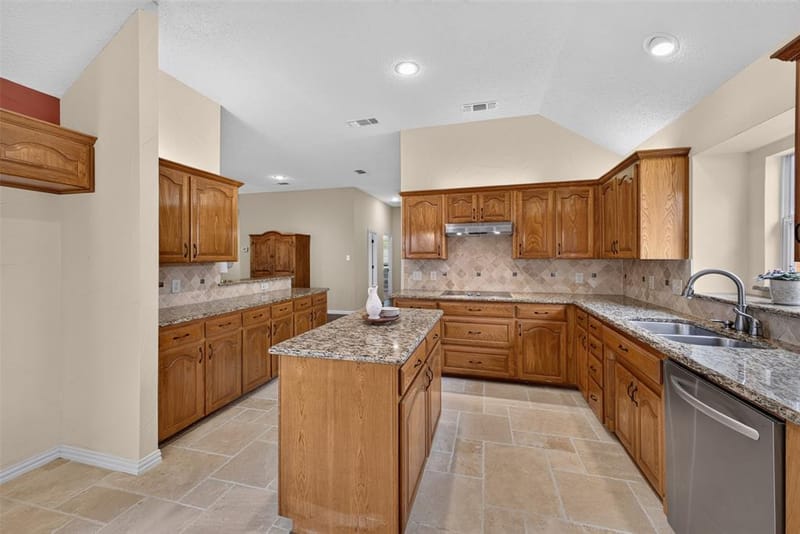 1600 Churchill Lane, Mansfield TX 76063 - Photo 12