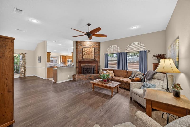 1600 Churchill Lane, Mansfield TX 76063 - Photo 7