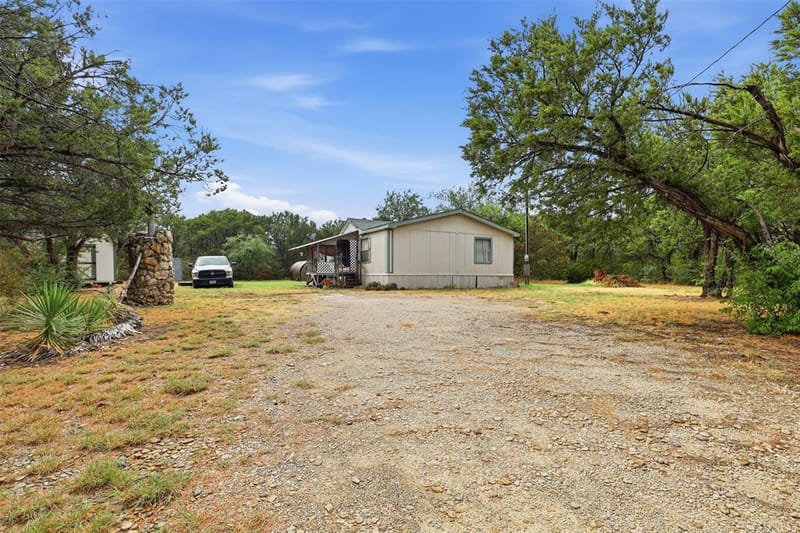 900 Cedar Break Court, Cleburne TX 76033 - Photo 2