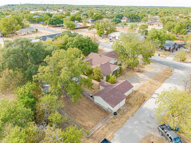 901 W Hullum Street, Breckenridge TX 76424 - Photo 23