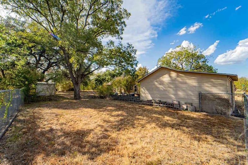 901 W Hullum Street, Breckenridge TX 76424 - Photo 6