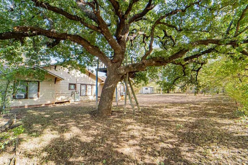 901 W Hullum Street, Breckenridge TX 76424 - Photo 9