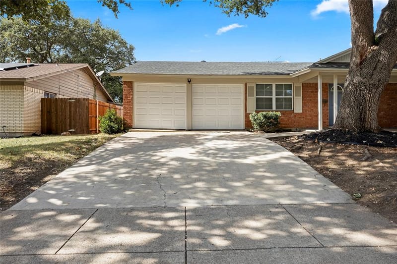 2712 Larkin Avenue, Fort Worth TX 76133 - Photo 2