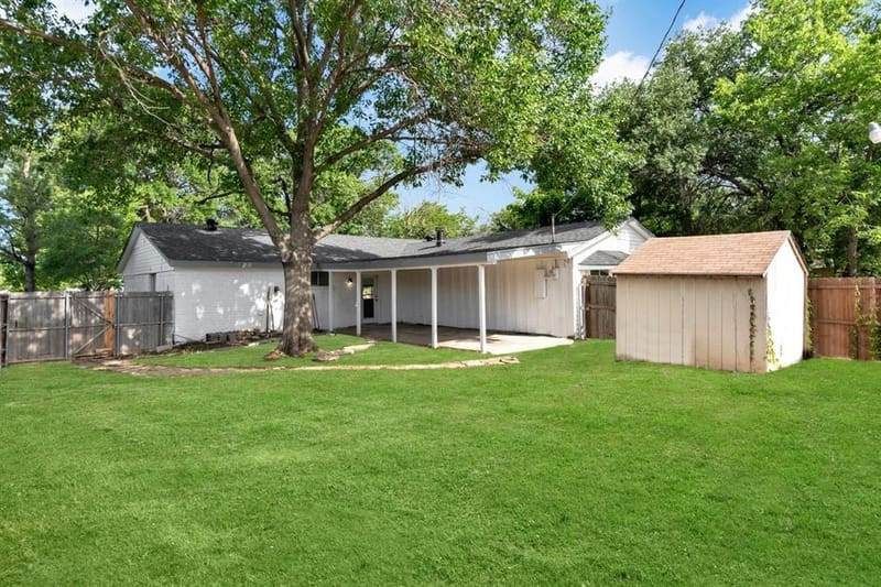2416 Glacier Street, Irving TX 75062 - Photo 31