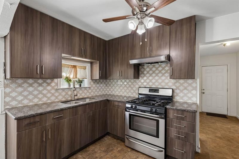 627 Hartsdale Drive, Dallas TX 75211 - Photo 12