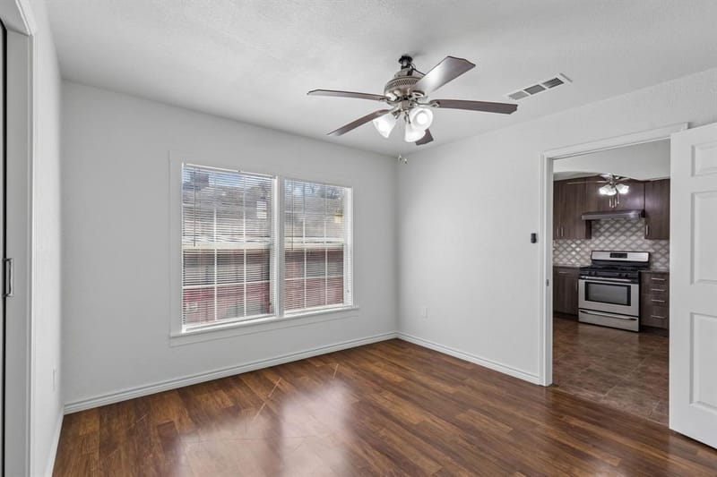 627 Hartsdale Drive, Dallas TX 75211 - Photo 9