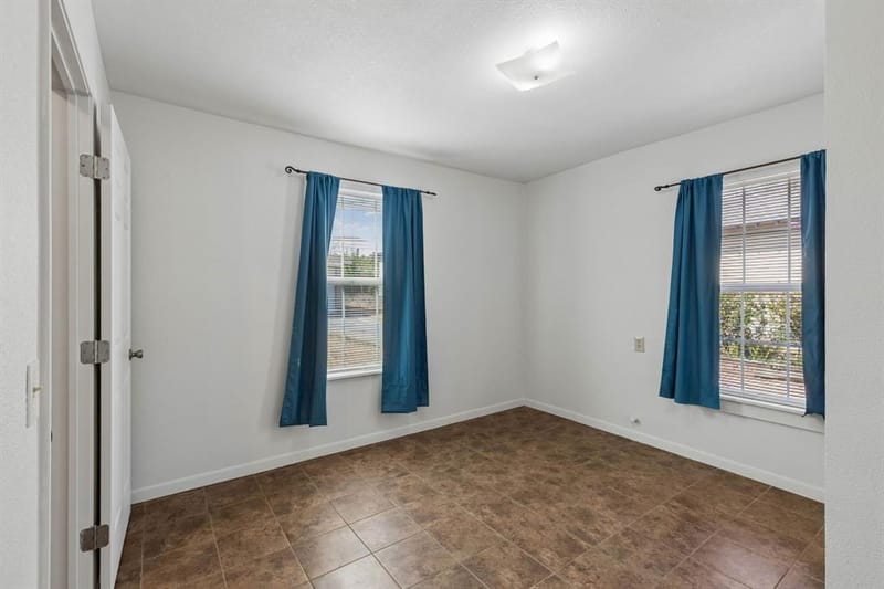 627 Hartsdale Drive, Dallas TX 75211 - Photo 31