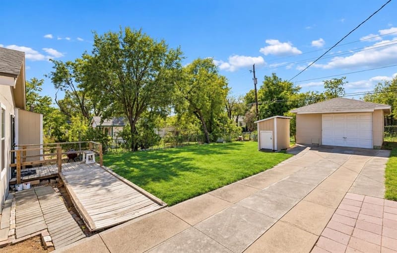627 Hartsdale Drive, Dallas TX 75211 - Photo 4