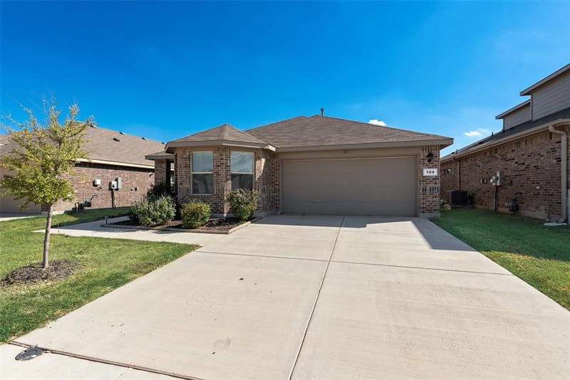 705 Whitecomb Lane, Justin TX 76247 - Photo 2