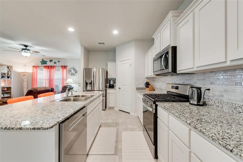 705 Whitecomb Lane, Justin TX 76247 - Photo 12