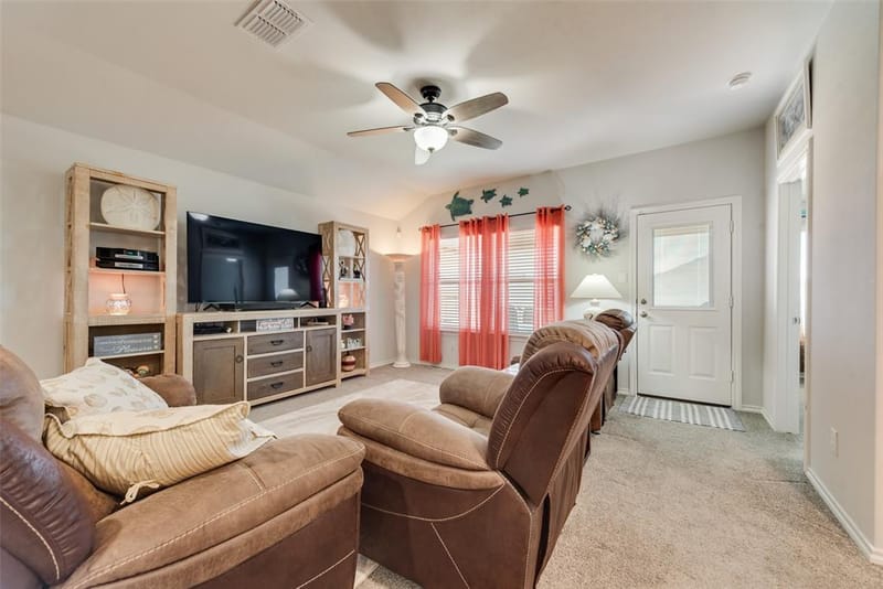 705 Whitecomb Lane, Justin TX 76247 - Photo 5