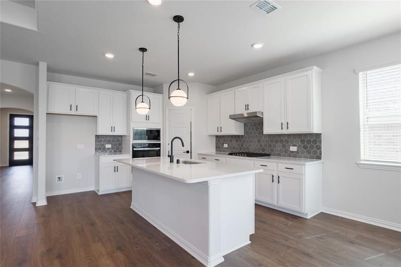 8717 Saratoga Street, Aubrey TX 76258 - Photo 5