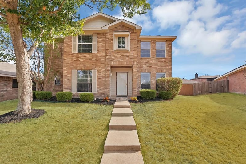 2326 Mcintosh Court, Lancaster TX 75134 - Photo 2