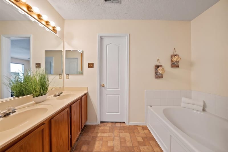 2326 Mcintosh Court, Lancaster TX 75134 - Photo 14