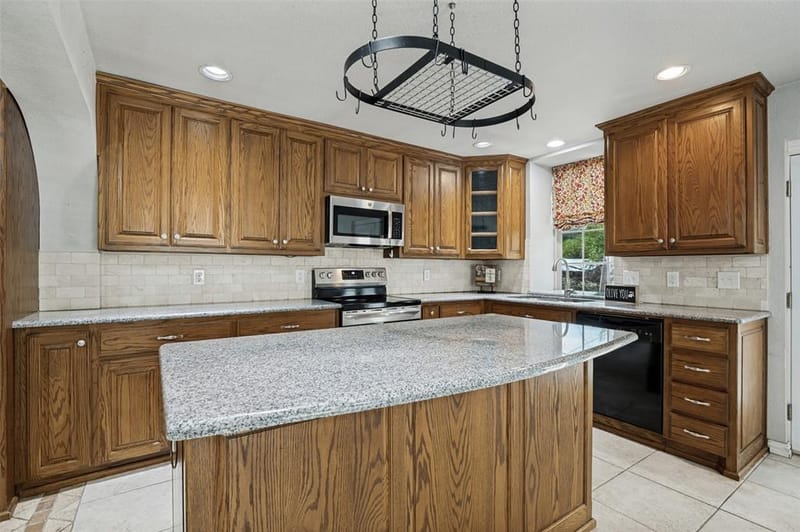 121 N Willow Street, Mansfield TX 76063 - Photo 7