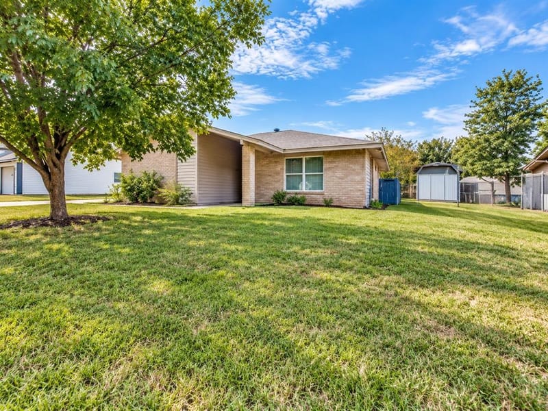 121 N Willow Street, Mansfield TX 76063
