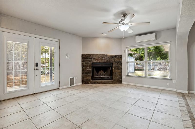 121 N Willow Street, Mansfield TX 76063 - Photo 9