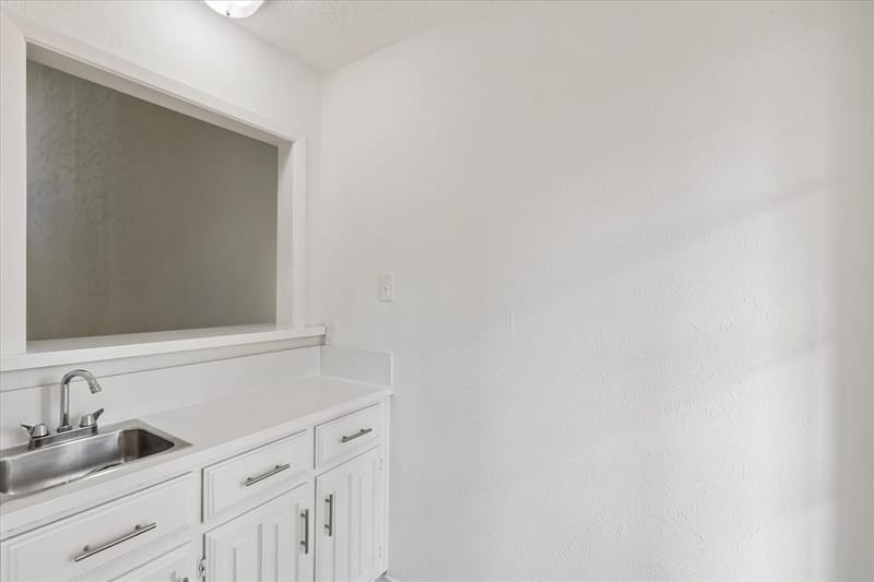 1608 Northridge Drive, Arlington TX 76012 - Photo 7