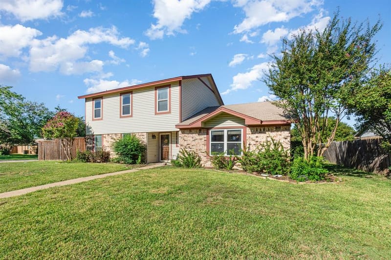 586 Abilene Drive, Lewisville TX 75067 - Photo 6