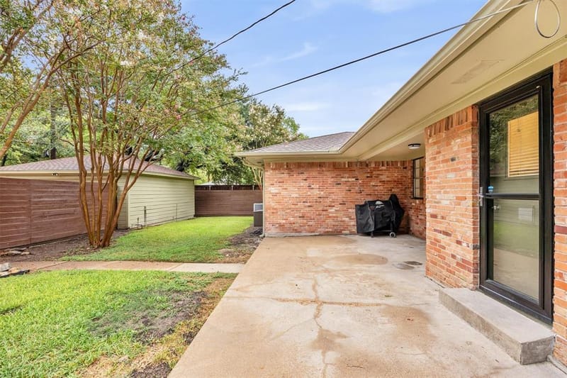 10215 Vinemont Street, Dallas TX 75218 - Photo 30