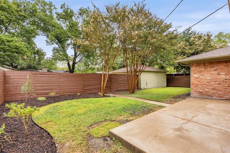 10215 Vinemont Street, Dallas TX 75218 - Photo 31