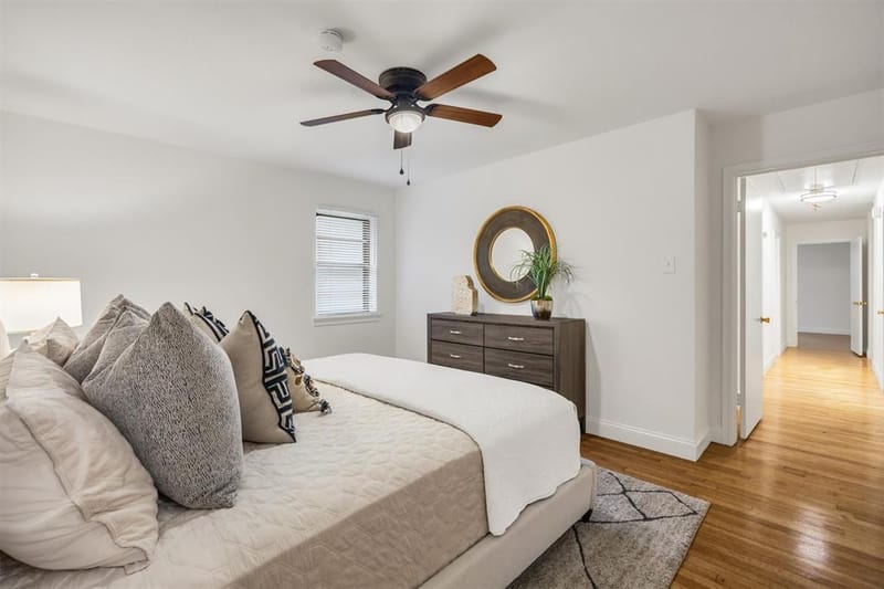 10215 Vinemont Street, Dallas TX 75218 - Photo 21