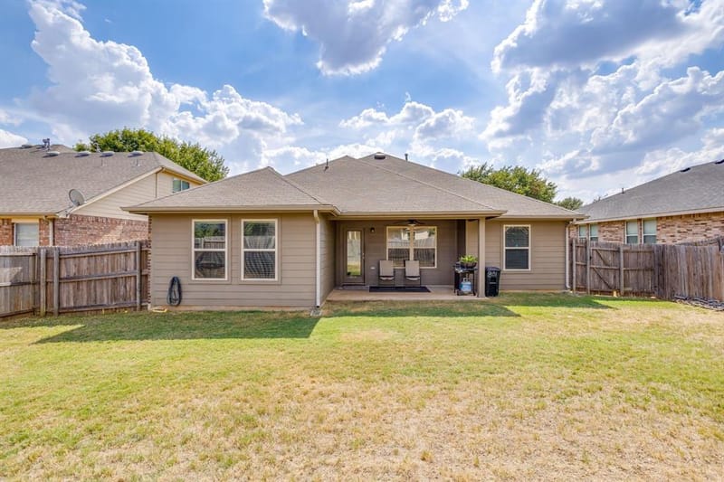 881 Oarlock Drive, Crowley TX 76036 - Photo 38