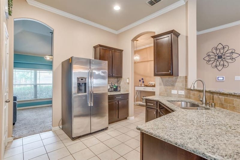 881 Oarlock Drive, Crowley TX 76036 - Photo 10