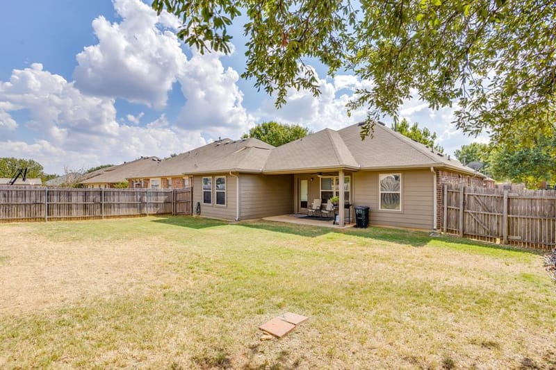 881 Oarlock Drive, Crowley TX 76036 - Photo 37
