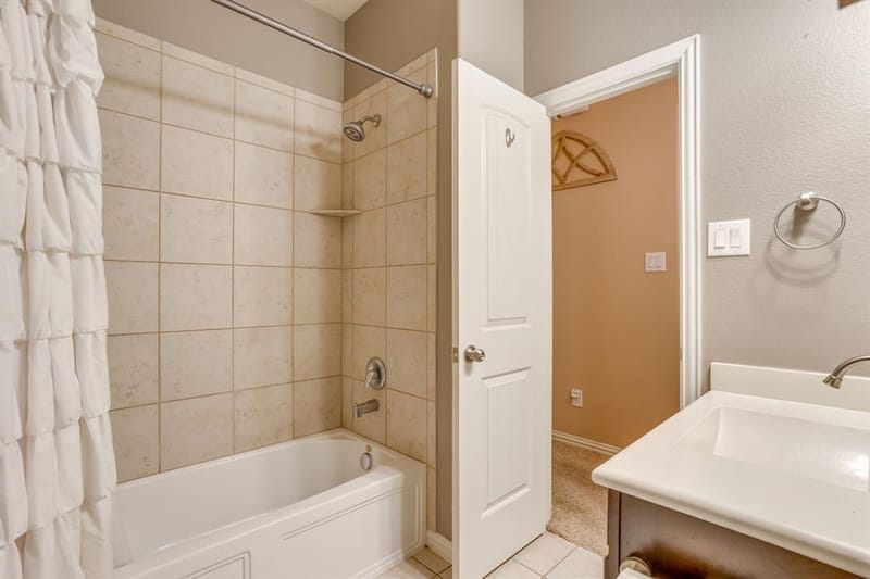 881 Oarlock Drive, Crowley TX 76036 - Photo 31