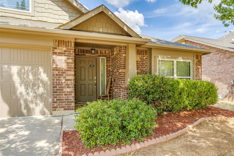 881 Oarlock Drive, Crowley TX 76036 - Photo 4