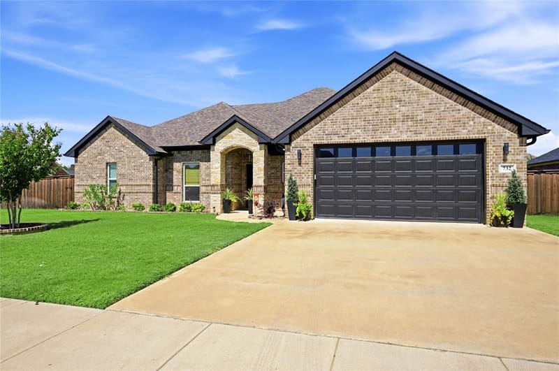 732 Coblestone Circle, Mabank TX 75147