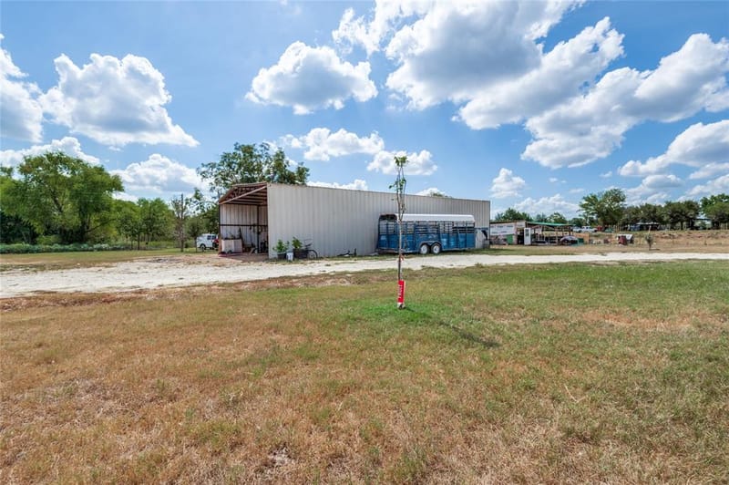 266 Fcr 1031, Wortham TX 76693 - Photo 15