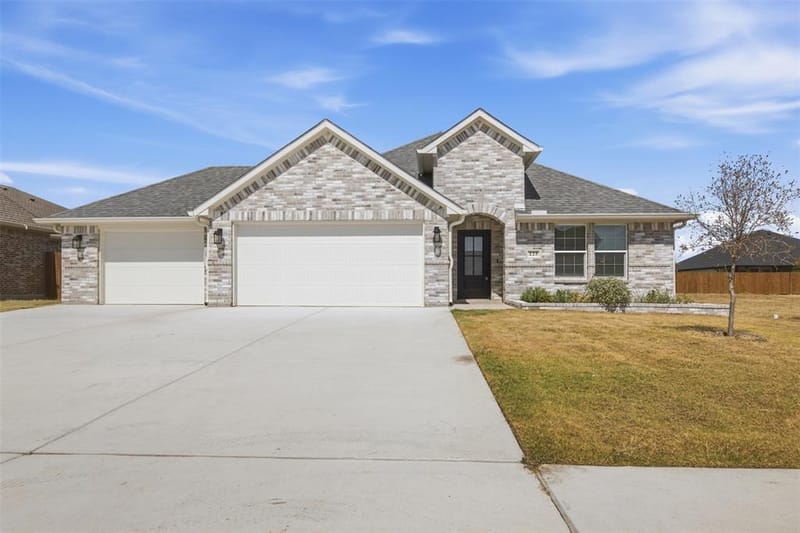 225 Trevor Lane, Greenville TX 75402