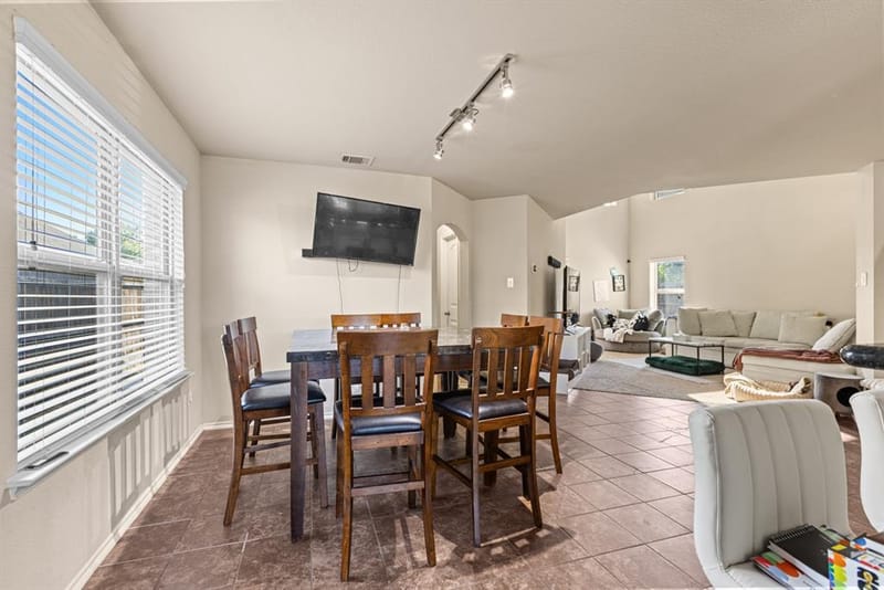 1734 Pioneer Way, Lancaster TX 75146 - Photo 6
